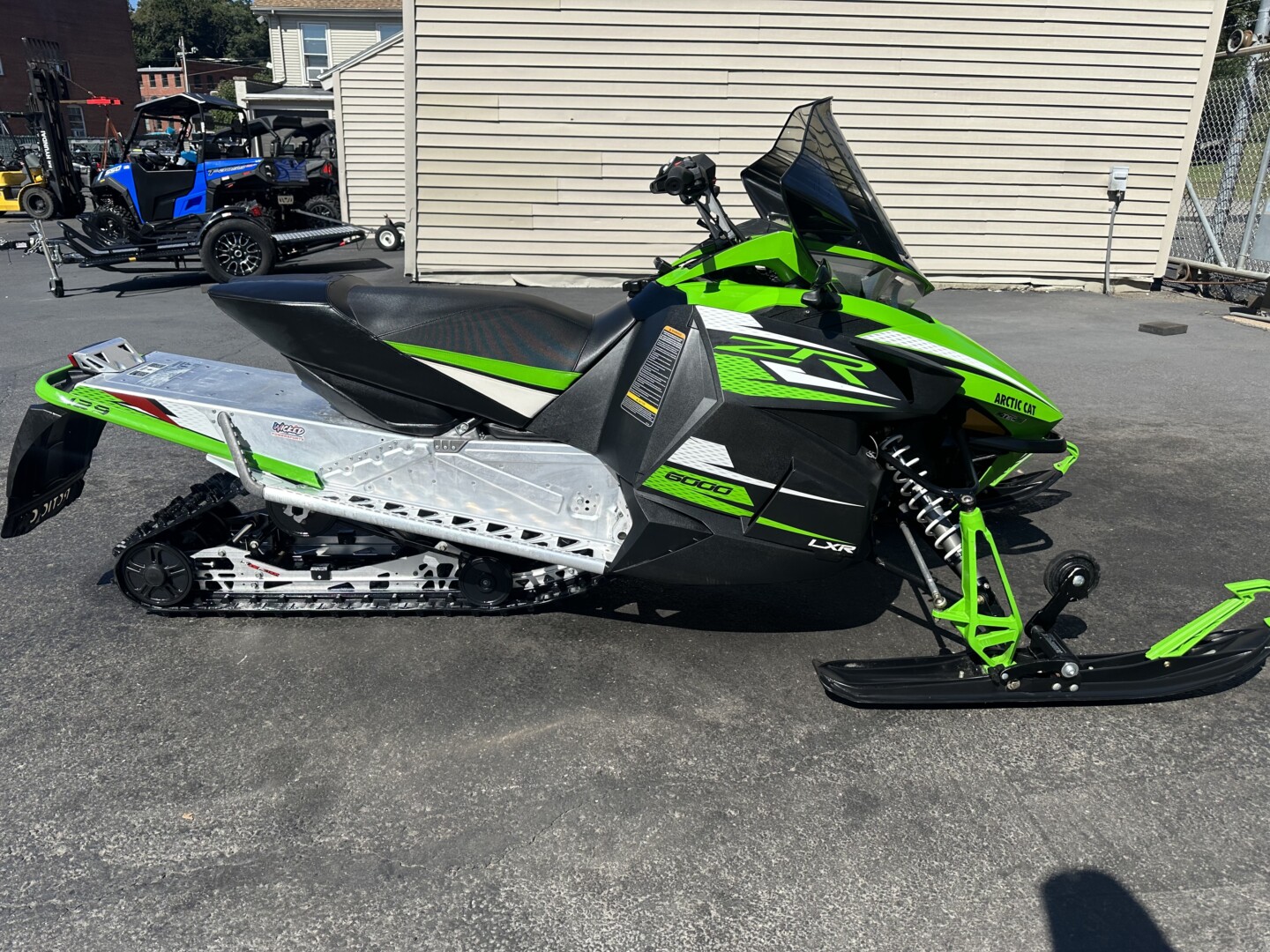 2015 ZR6000LXR Arctic Cat, SnowMobiles dealer in CT